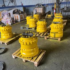 425-33-21010 Тормоз в сборе левый (ВОССТАНОВЛЕННЫЙ) KOMATSU